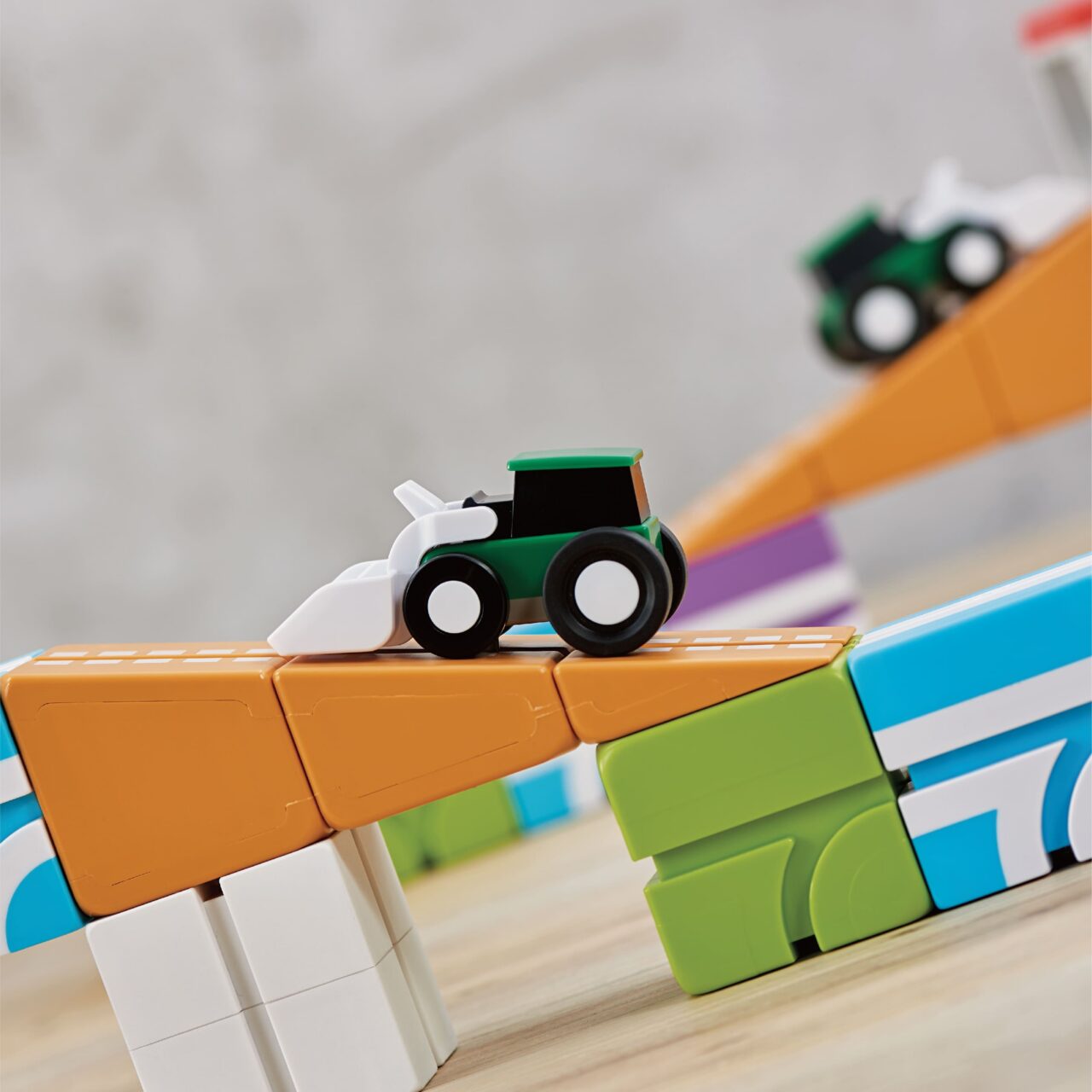 Busy Wheel Loader: Build And Play