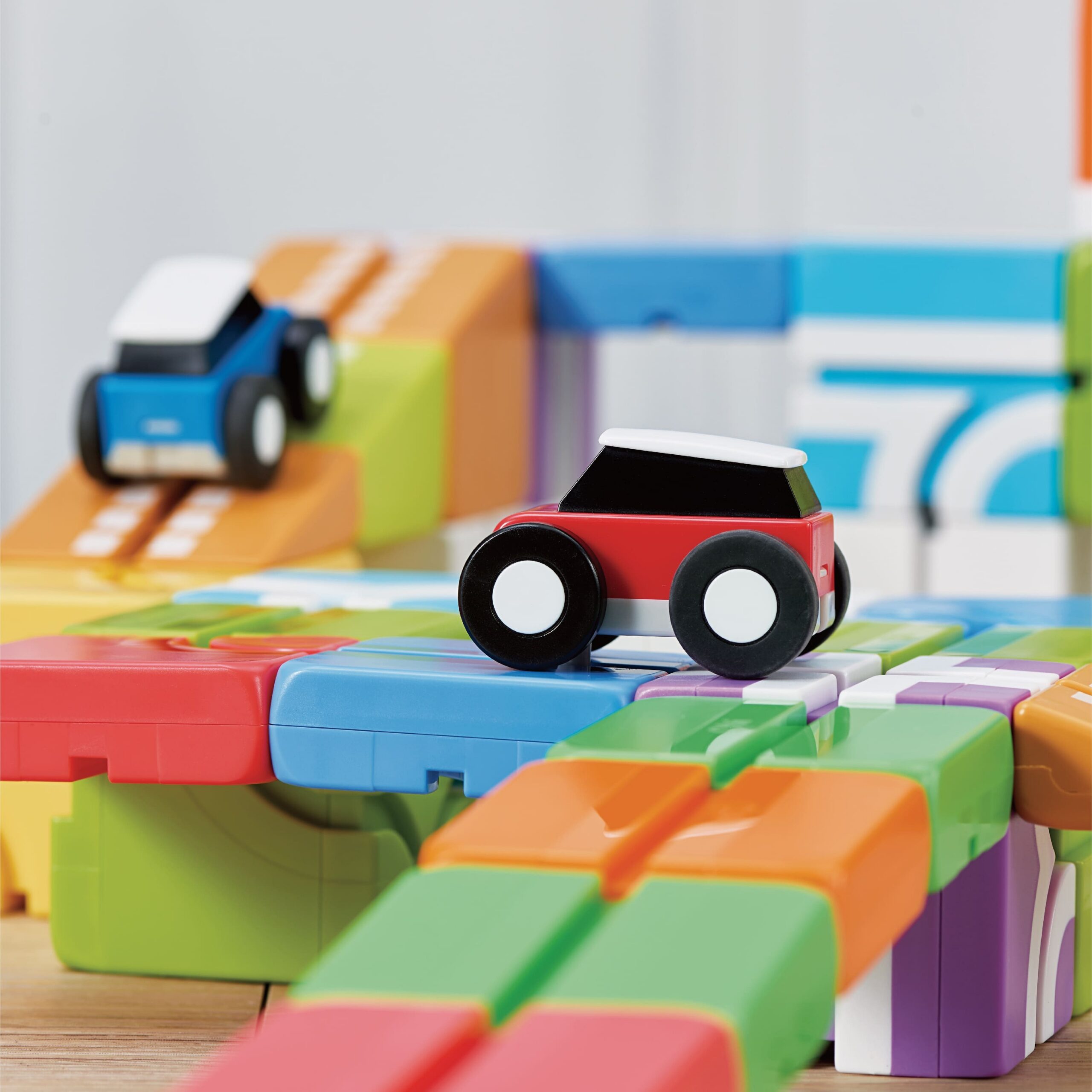 Stunt Arena: Action-Packed STEM Track - imagine 9