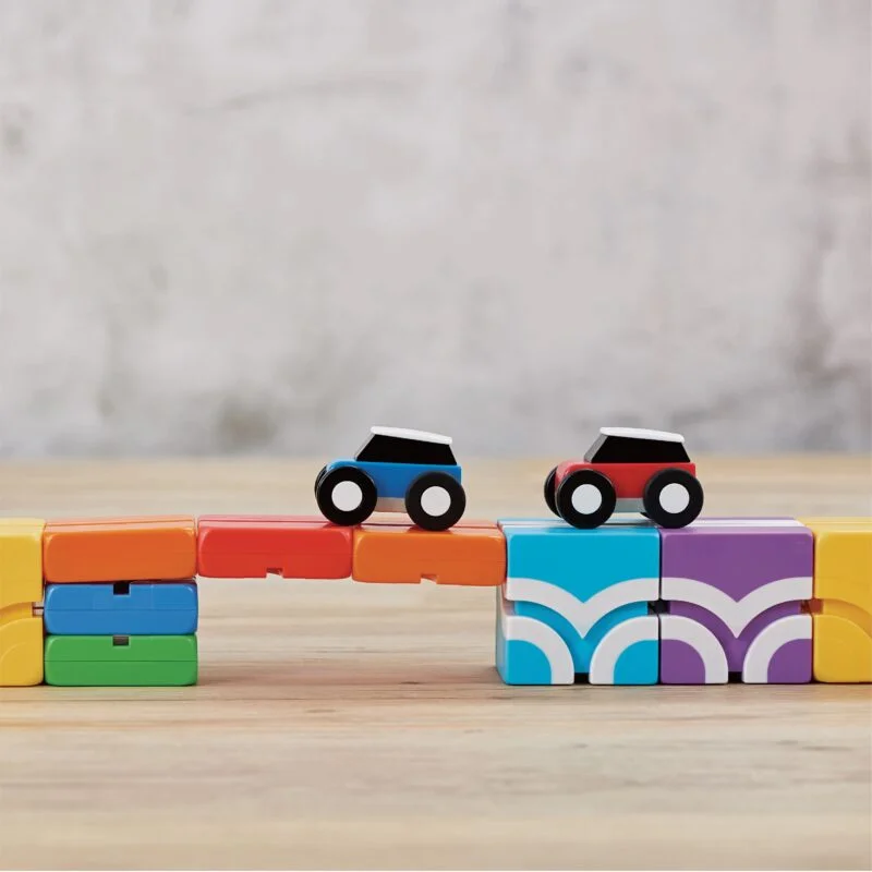 Stunt Arena: Action-Packed STEM Track - imagine 8